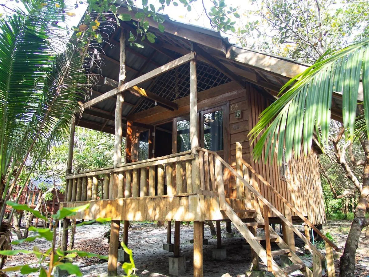 Funky Beach Albergue Sihanoukville