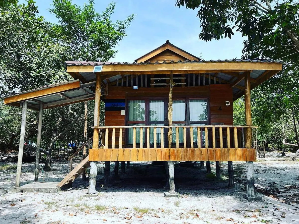 Funky Beach Albergue Sihanoukville 0*,  Camboya