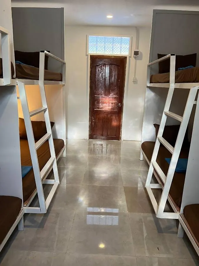 Funky Beach Albergue Sihanoukville 0*,