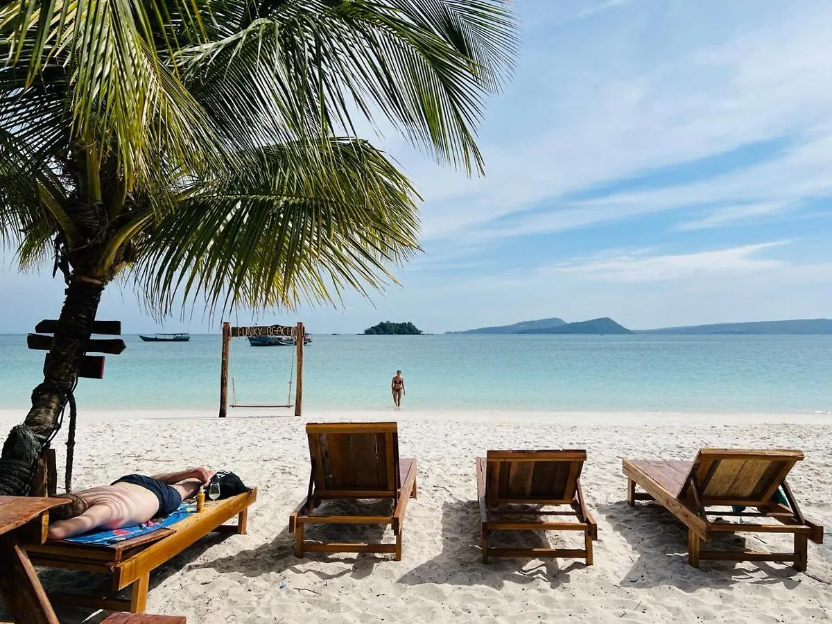 Funky Beach Albergue Sihanoukville